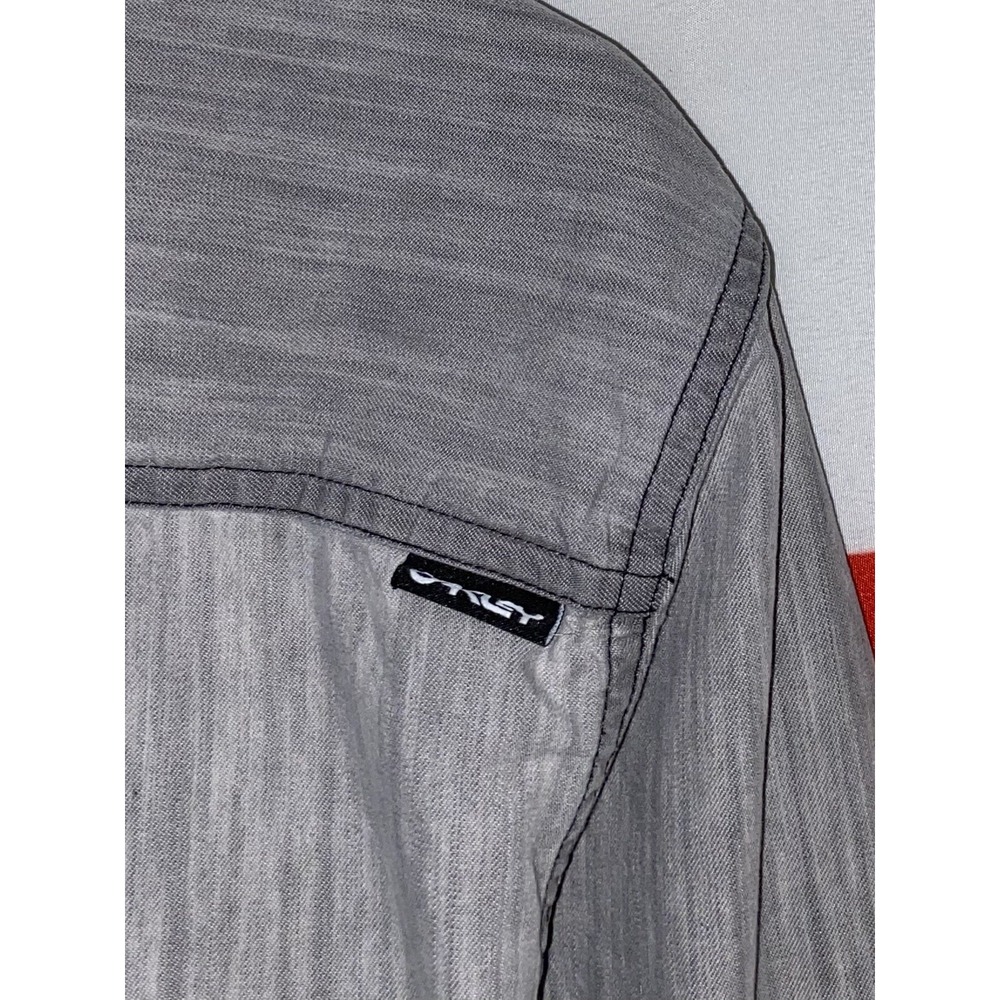 Oakley Button Up Shirt Mens Medium Gray Long Sleeve Pockets Spread Collar - Picture 8 of 8